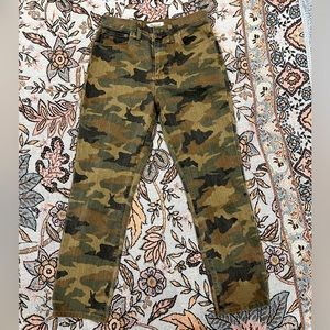 Madewell-the high rise slim boy jeans camo